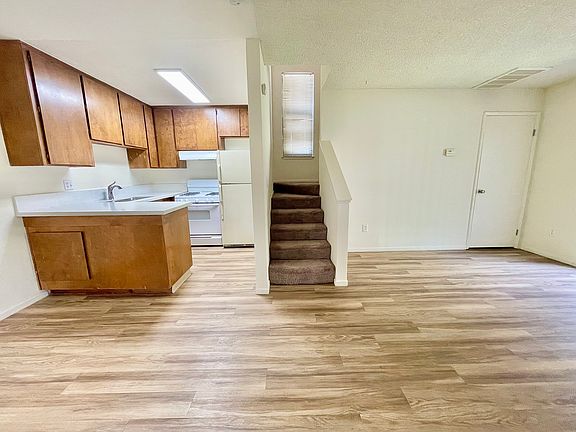 4th image of 641 G St APT D