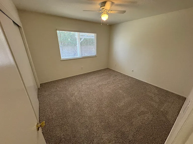 1532 E Downing St — Photo 10