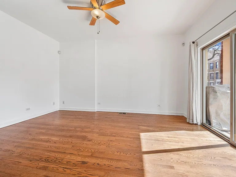 1420 W Erie St #1F — Photo 6