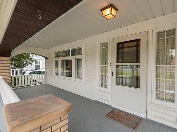 4th image of 20020 Riverview Ave