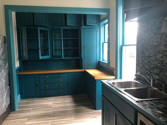 3rd image of 205 S 8th St