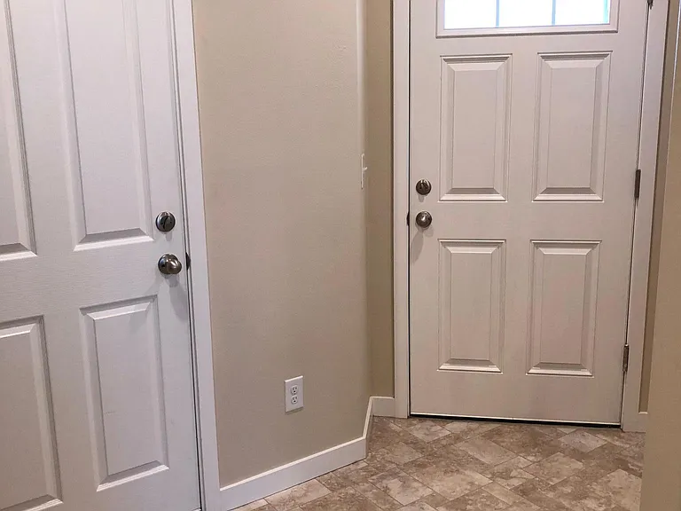 824 NE 109th Ct — Photo 3