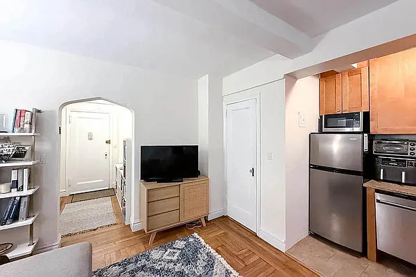 Rented by Oxford Property Group | media 13