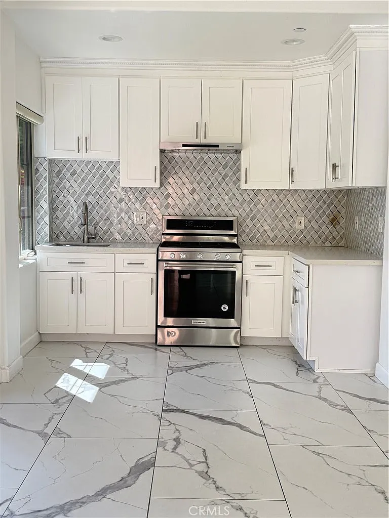 2 bed, 1200 sqft, $3,850 — Photo 3