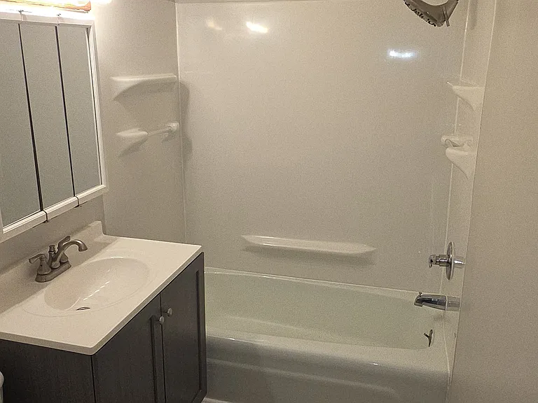 201 N Chestnut St #203 — Photo 6