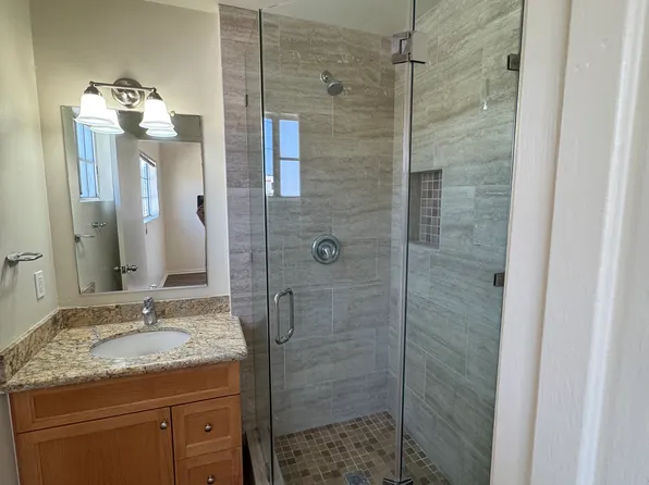 1048 W 18th St APT A, San Pedro, CA 90731