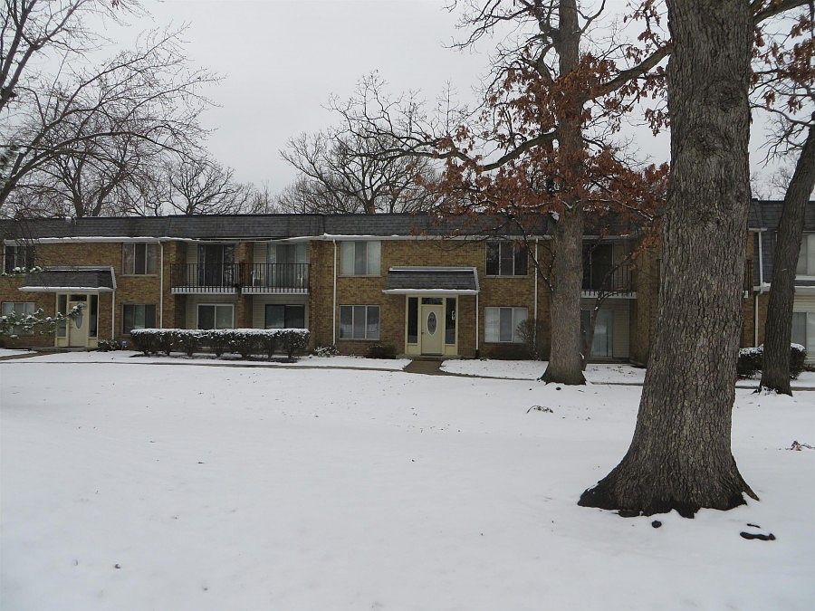 1st image of 812 Sandra Dr Unit 2C