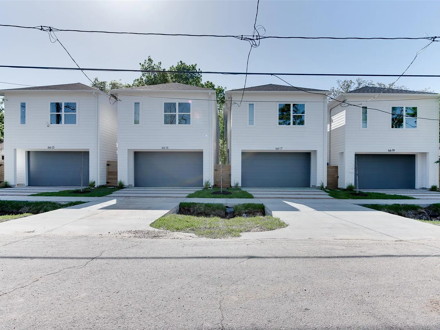 3 bed, 3.5 bath, 2180 sqft, $2,200 — Photo 3
