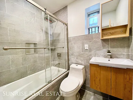 Rented by Sunrise Real Estate | media 61