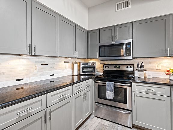 3rd image of 3102 Kings Rd #3201