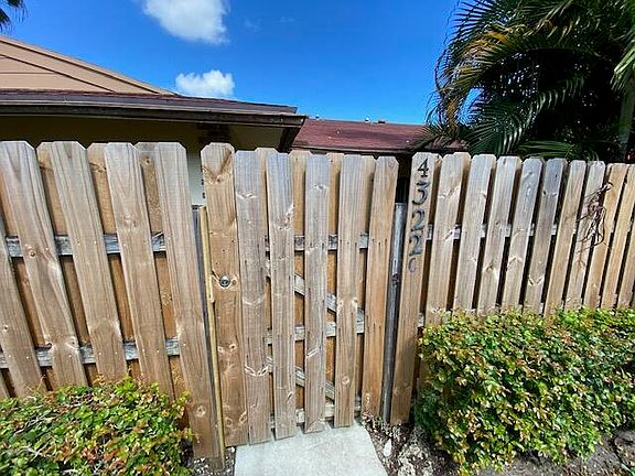3rd image of 4322 Woodstock Drive #C