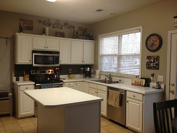 4th image of 410 Collingsworth Ln
