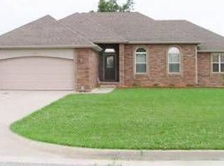 611 S Redbud Ave, Strafford, MO 65757