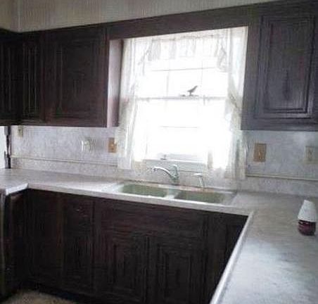 3rd image of 3900 Pinehurst Dr