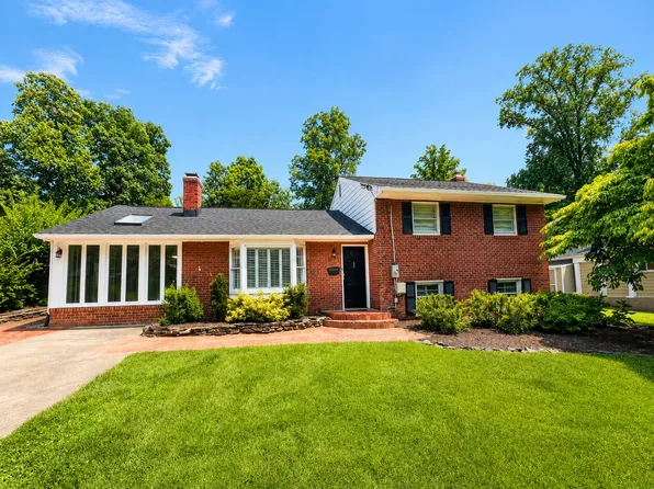 3115 Shadeland Dr, Falls Church, VA 22044