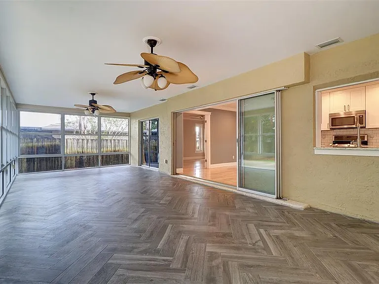 2958 Meadow Wood Dr — Photo 15