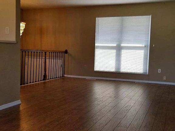 5th image of 3231 Sabrina Ln