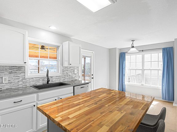 2nd image of 5526 Golden Gate Rd