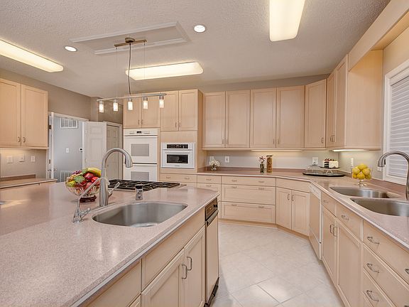 5th image of 7740 Locust Pl