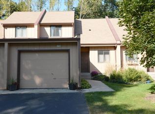 1708 Stone Ln, Delavan, WI 53115