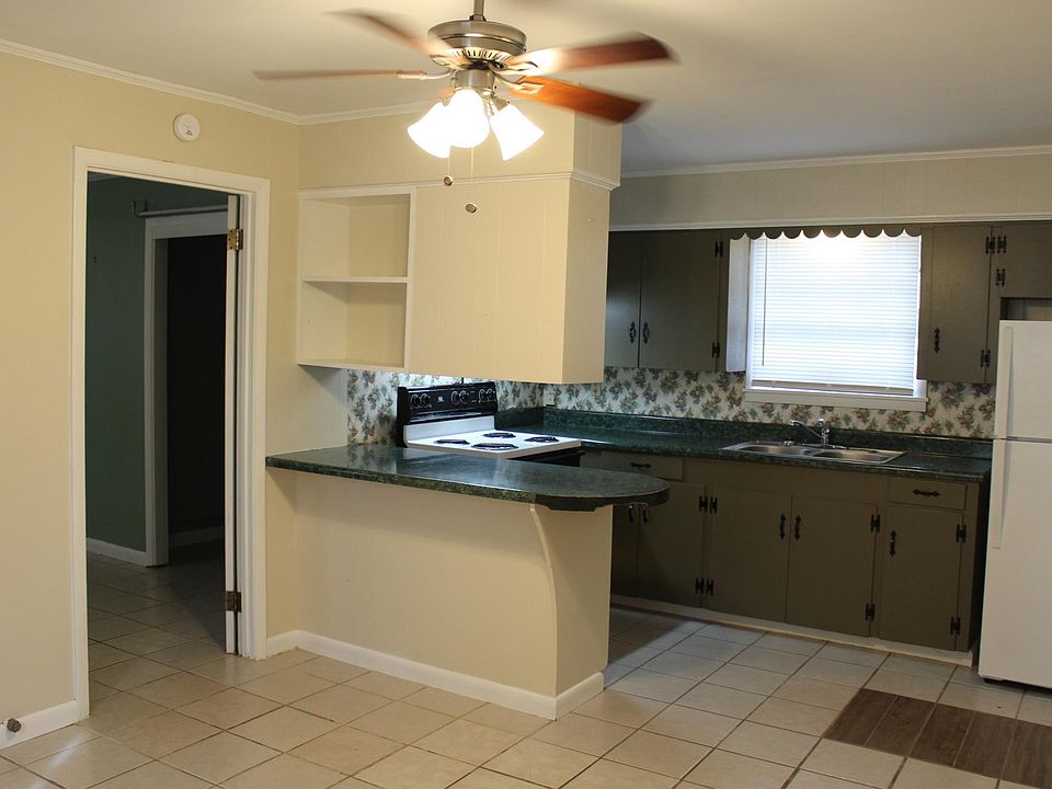 2nd image of 208 1/2 S 17th Ave