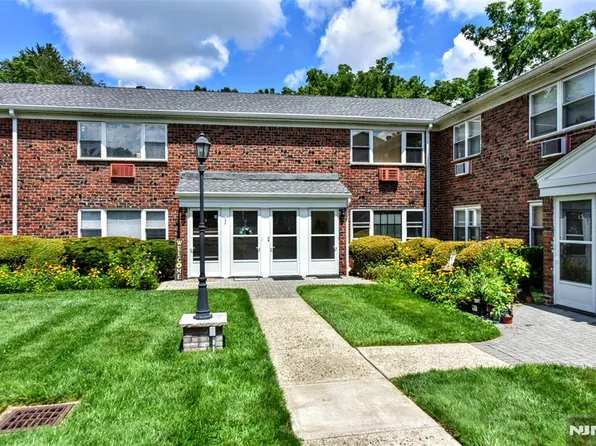 12 Regency Park, Ramsey, NJ 07446
