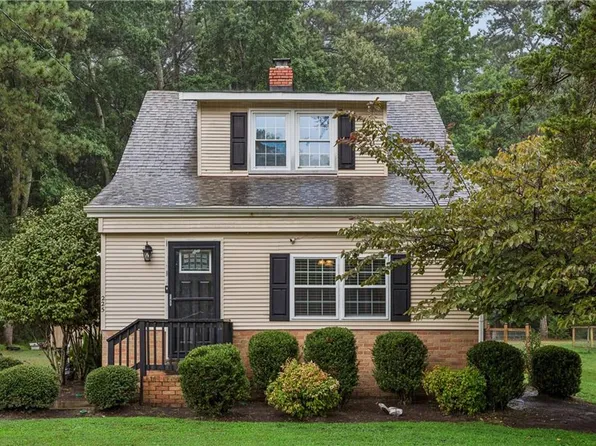 225 Hunts Neck Rd, Poquoson, VA 23662