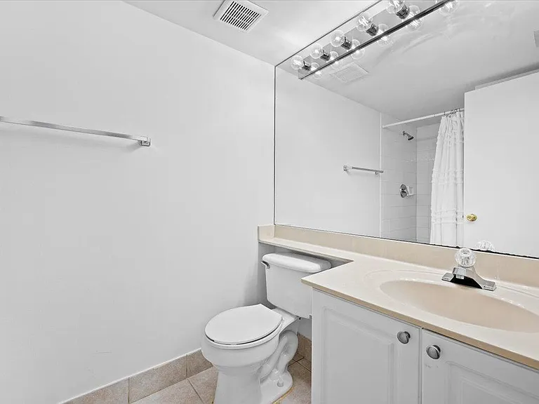 200 Crestwood Ct N #211 — Photo 16