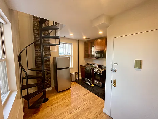 Rented by REAL New York | media 22