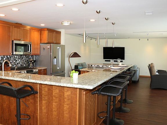 2nd image of 3808 Vista Campana S Unit 19