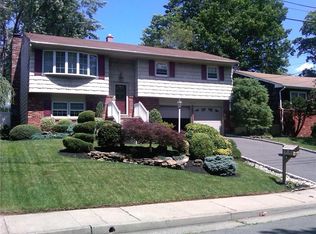 1319 Kanski Ct, Rahway, NJ 07065