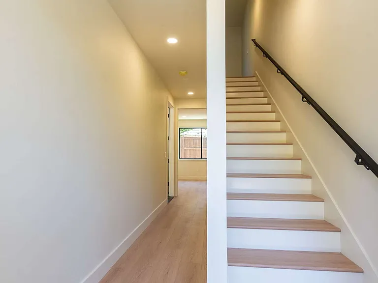 822 W 22nd Ave — Photo 37