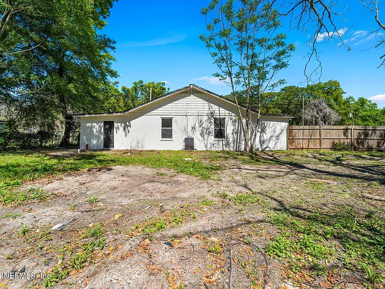 3250 Soutel Dr — Photo 16