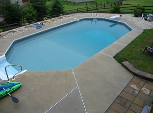 2824 Buena Vista Dr, Bath, PA 18014