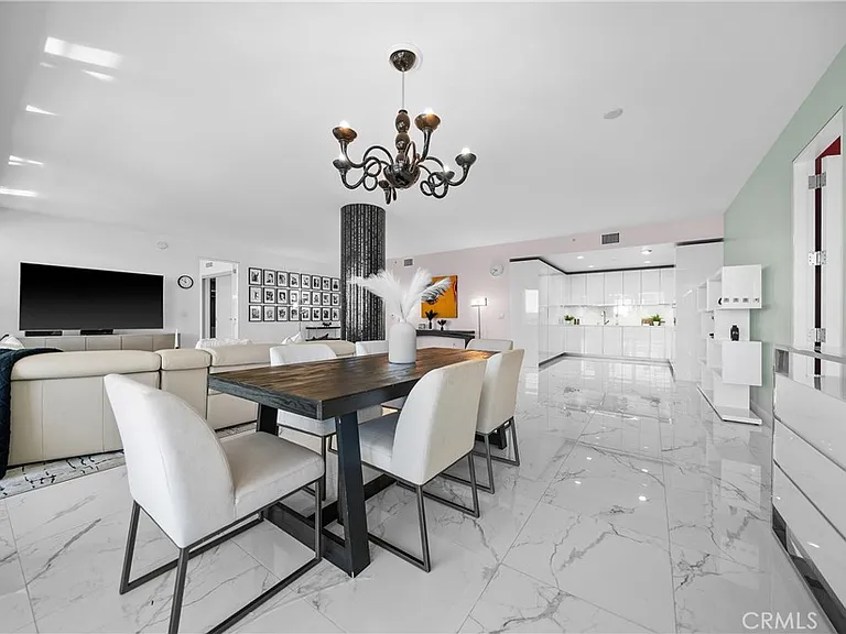 6250 Hollywood Blvd #12F — Photo 17