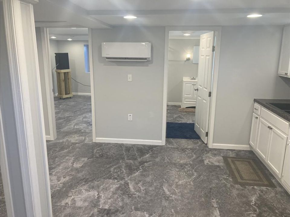 1st image of 34 Boxwood Ln