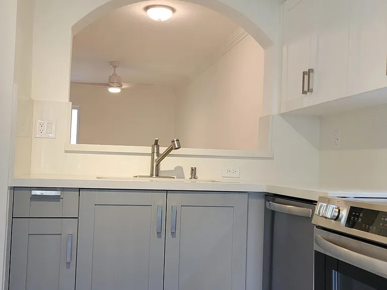 970 NE 34th Ave #103 — Photo 3