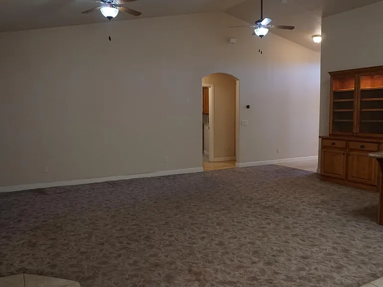 256 S 2040 East Cir — Photo 2