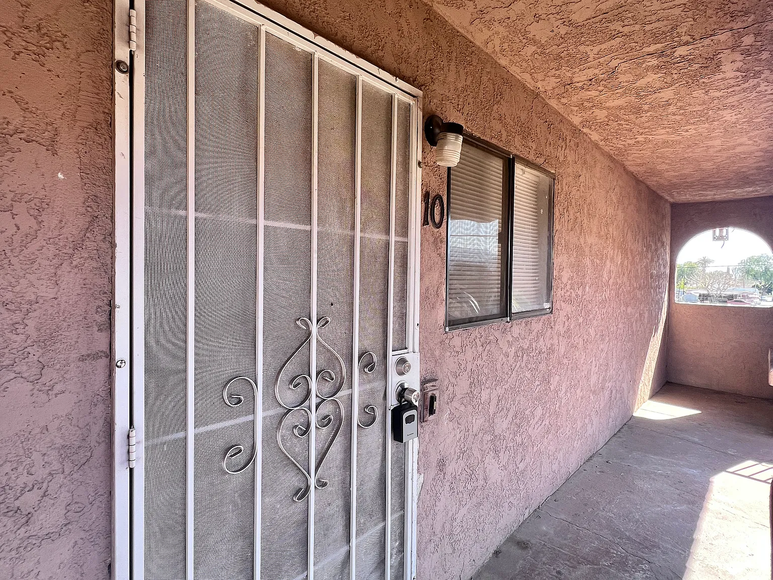 2 bed, 900 sqft, $1,650 — Photo 2