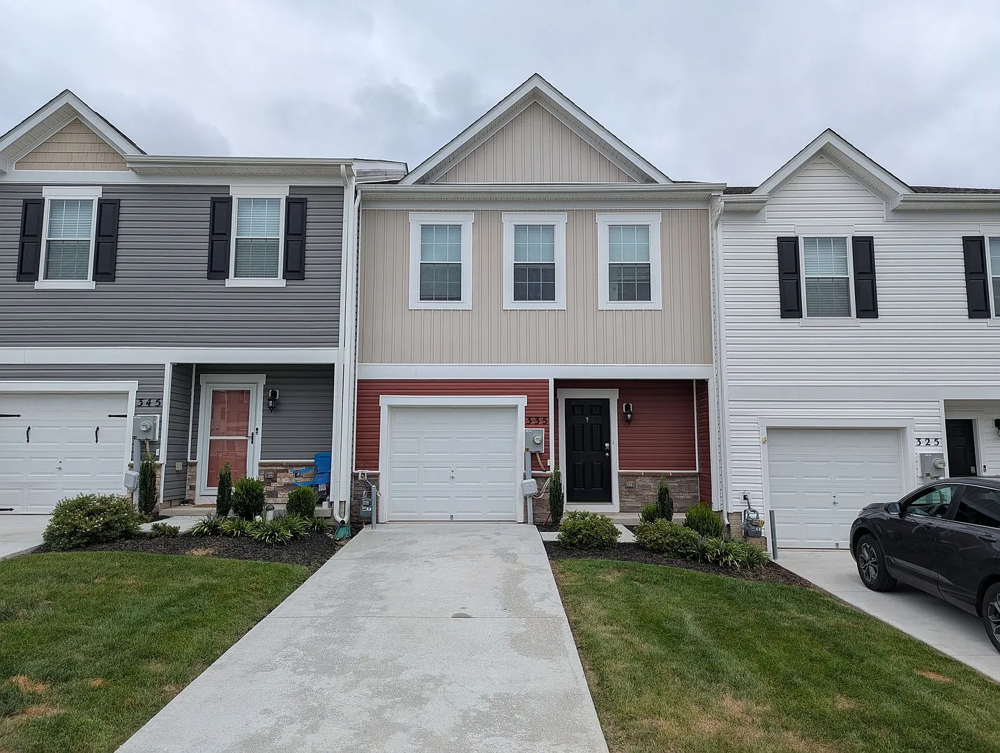 Spacious 3BR/2.5BA Home Coming Soon in York! — Photo 3