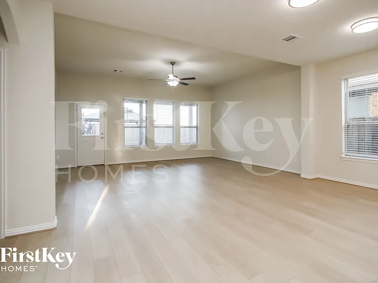 2826 Torrey Pines Dr #DO — Photo 3