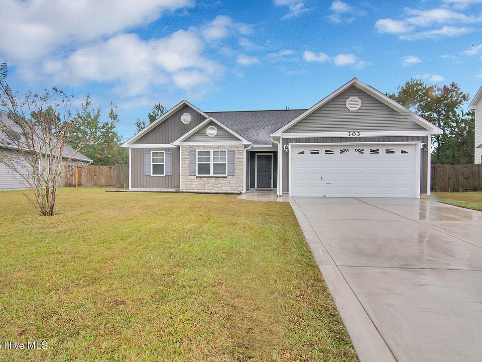 1st image of 303 Hidden Oaks Dr