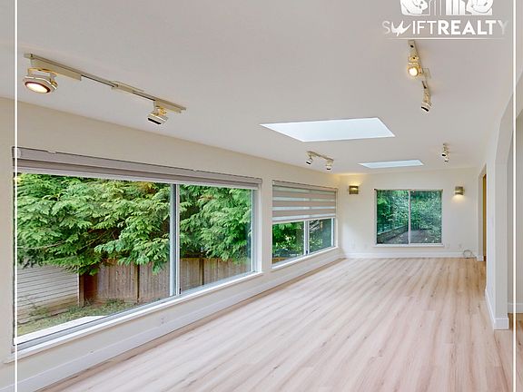 02_20834 Mcfarlane Ave_Bright Sun room_06272025