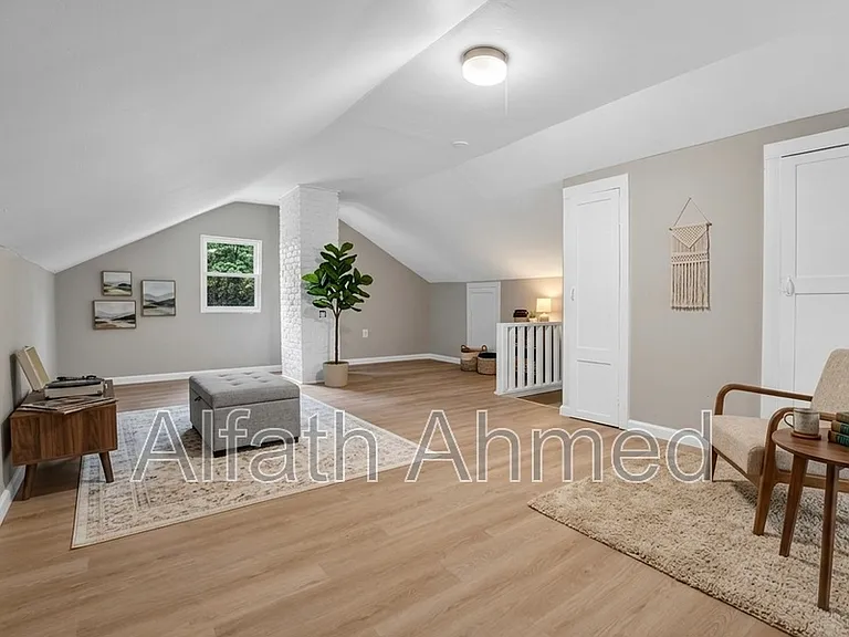1770 Kent St — Photo 15