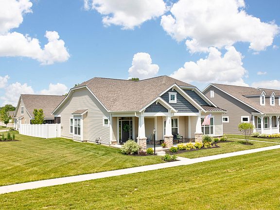 5th image of 229 Honeywood Dr S