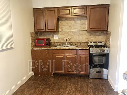 1747 1/2 C St #1B Photo 1