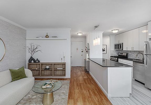 5th image of 747 10th Ave APT 9F