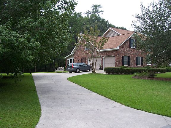 2nd image of 209 Hampton Dr