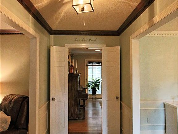 4th image of 2256 Thornwood Ln
