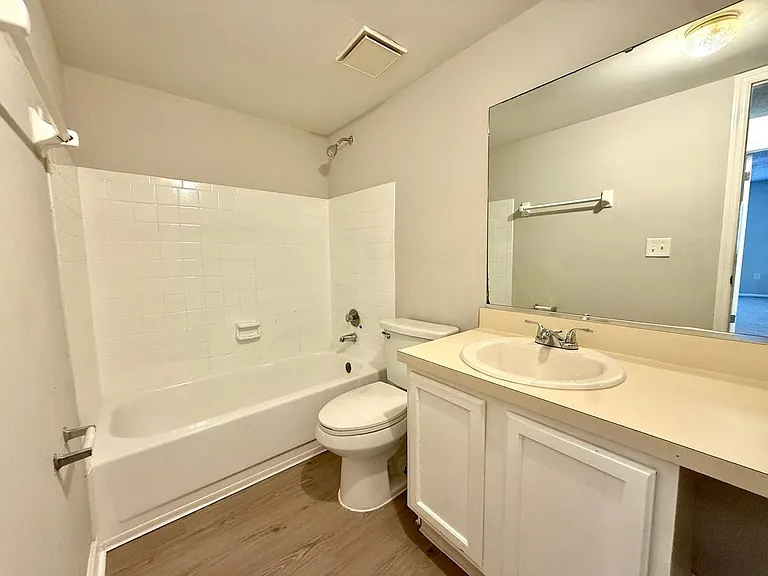 4111 S Semoran Blvd #14 — Photo 3